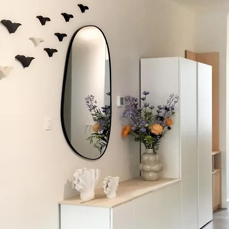 דירה Cozy In With Wifi